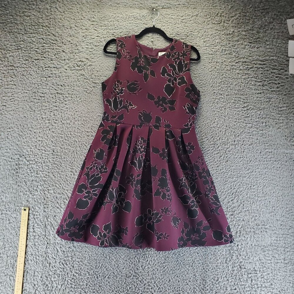 Dressbarn Dress Womens 12 Petite Purple Floral Pleated Sleeveless Fit & Flare